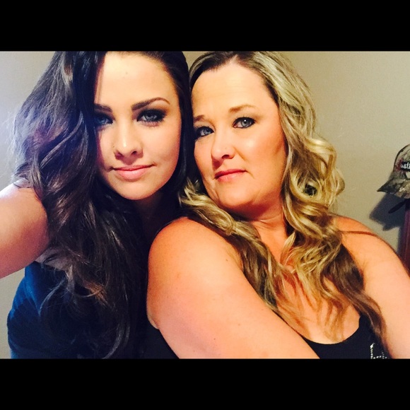 Profile Picture of Tonya Stroud (@tanyakaystroud) on Poshmark