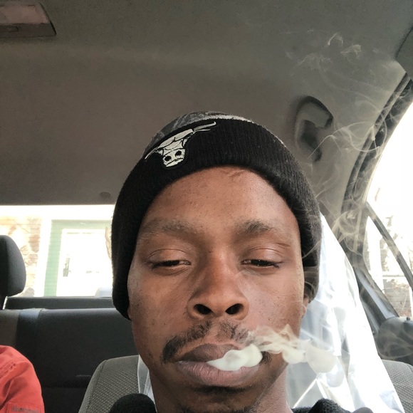 Profile Picture of Michael Cobb (@mikecobb89) on Poshmark