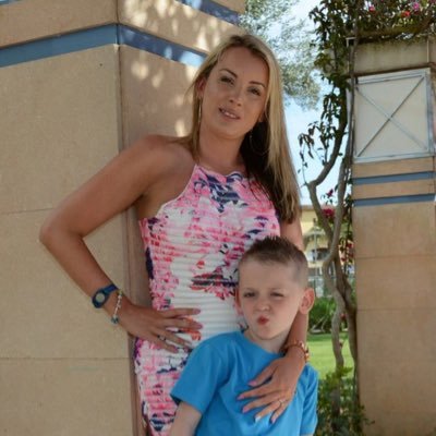 Profile Picture of Michelle_whiting (@Mshel_19) on Twitter