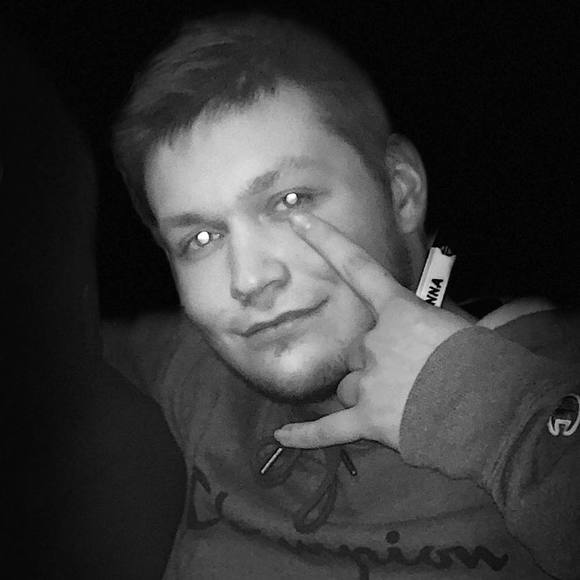 Profile Picture of Evan Kreitzer (@ekreylo99) on Poshmark