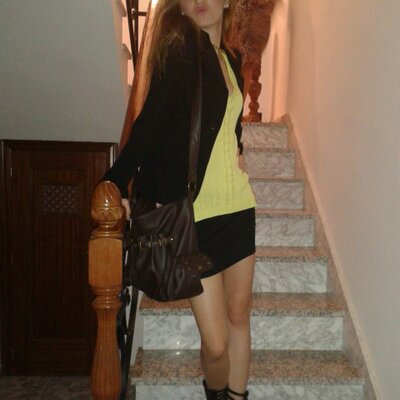 Profile Picture of Laura E. Moreno Blas (@94_esther) on Twitter