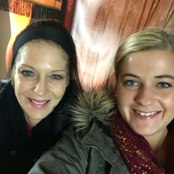 Profile Picture of Sherry Andrews (@sherla4231) on Poshmark