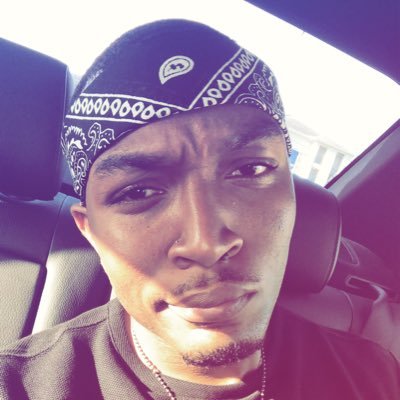 Profile Picture of Snap: MyWeirdisBond (@MyWeirDisBond) on Twitter