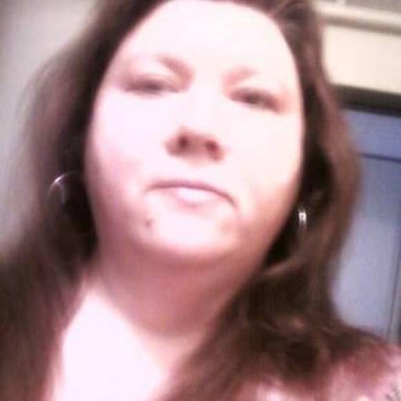 Profile Picture of Tracey Ring (@ultreasures) on Poshmark