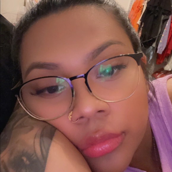 Profile Picture of Natalyah Silversmith (@natalyahs) on Poshmark