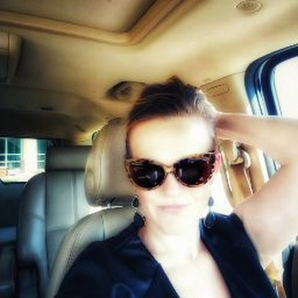 Profile Picture of Shelly Collette (@scollette319) on Poshmark