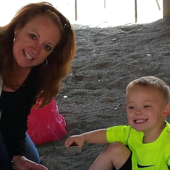 Lynn Putnam - Poshmark Profile Picture of Lynn Putnam (@putnamlynn) on Poshmark