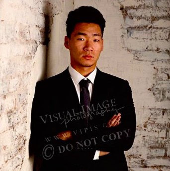 Profile Picture of Justin Cho (@jcho0510) on Poshmark