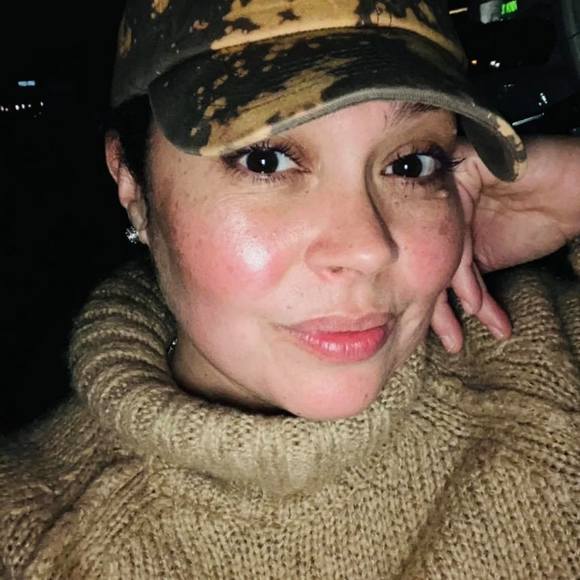 Profile Picture of Yolanda Ortiz-miranda (@yolandaomiranda) on Poshmark