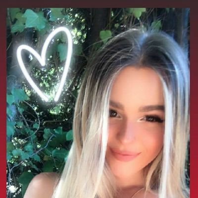 Profile Picture of Angela Acevska (@AcevskaAngela) on Twitter
