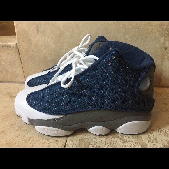 Profile Picture of Taylor Wallace (@vjur12) on Poshmark