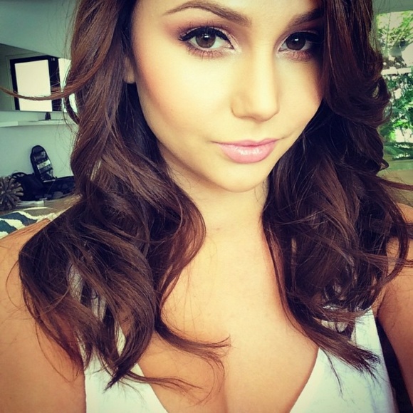 Profile Picture of Suzanne Reese (@suz799) on Poshmark