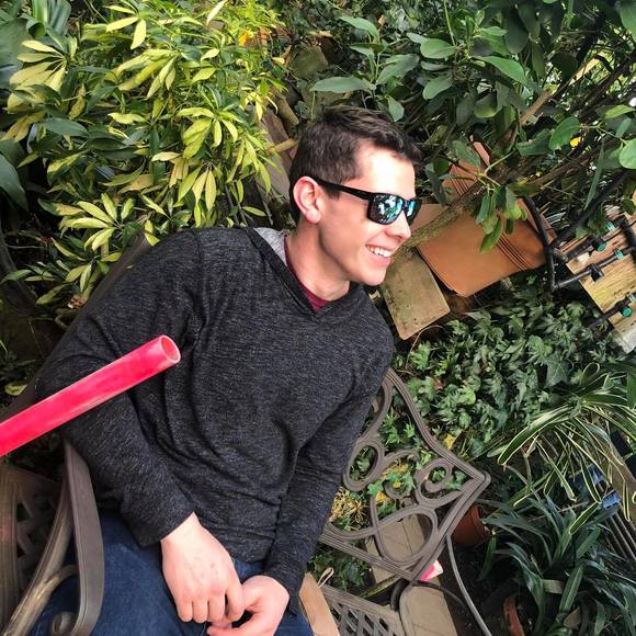 Profile Picture of Peter Gunn (@gunnpeter) on Poshmark