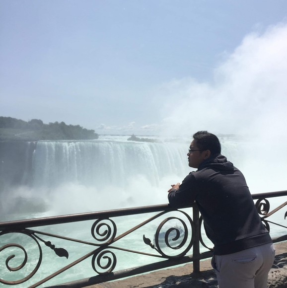 Profile Picture of Oliver Yu (@hhhhaasa) on Poshmark