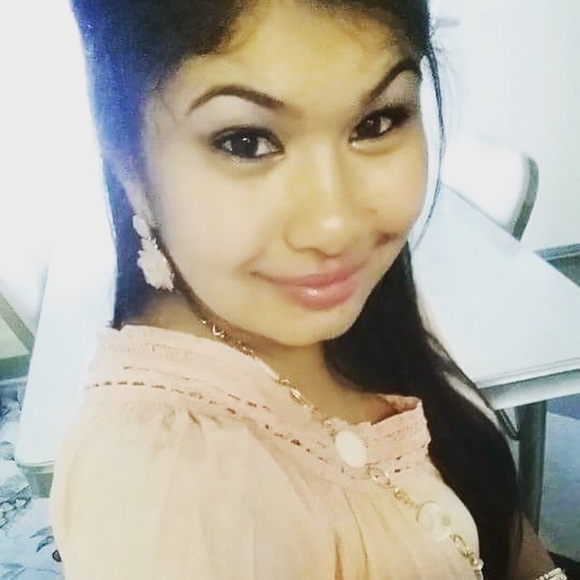 Profile Picture of Ramiza Muratovic (@miza2210) on Poshmark