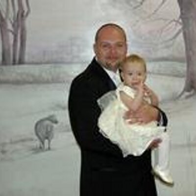 Profile Picture of Craig Combes (@majichands66856) on Twitter