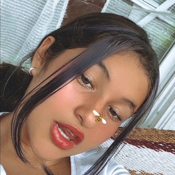 Profile Picture of Ashly Ramirez (@ashly1ramirz) on Poshmark