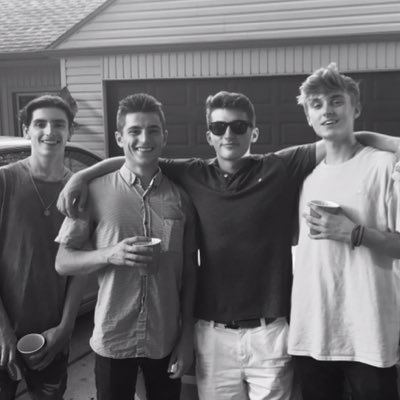 Profile Picture of Ian (@iandcarIson) on Twitter