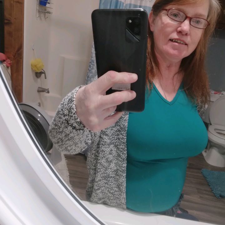 Profile Picture of pockie (@crystalsmitson) on Tiktok