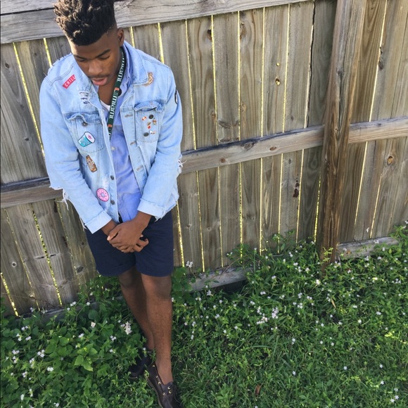 Profile Picture of Derrick Kittrell (@dkittrell17) on Poshmark