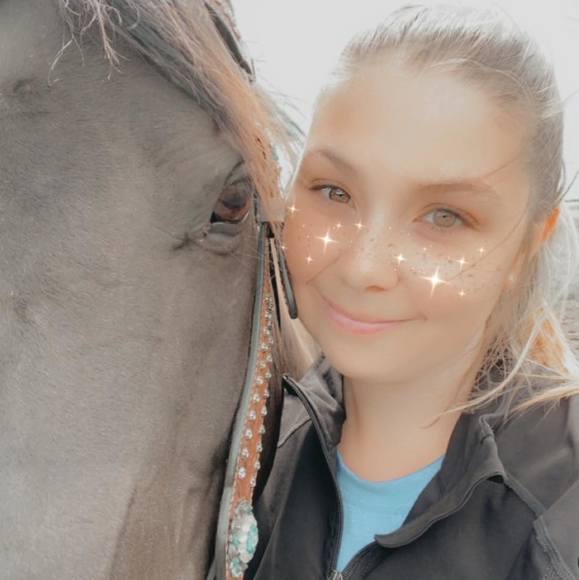 Profile Picture of Michaela Beck (@michaela_beck) on Poshmark