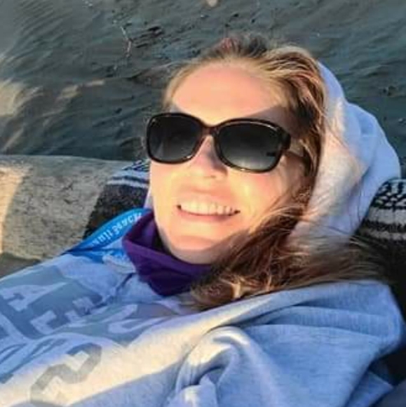 Profile Picture of Amanda Warren (@ntothenth) on Poshmark