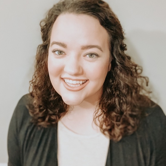 Profile Picture of Ashley Jakubczyk (@howveryacely) on Poshmark