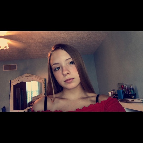 Emma Haverstick - Poshmark Profile Picture of Emma Haverstick (@emhavsti) on Poshmark