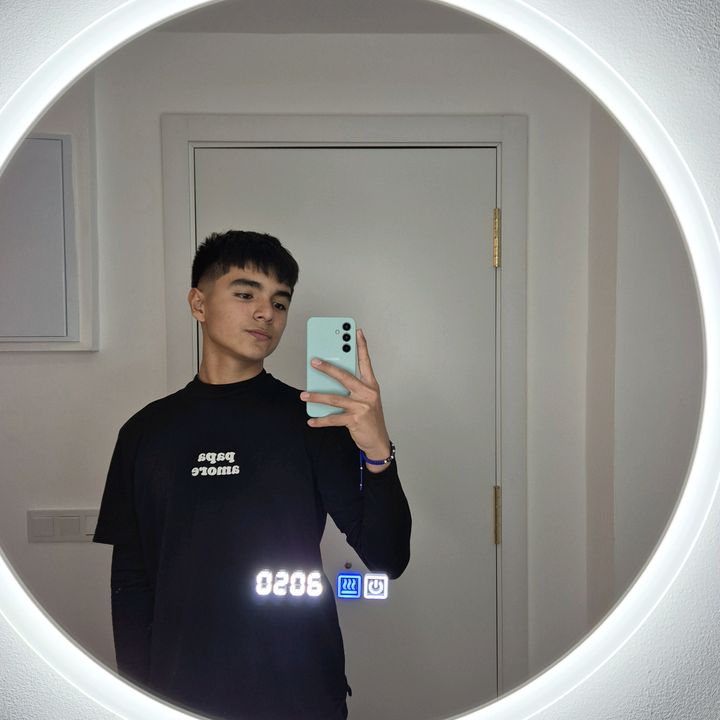 Profile Picture of Michael:) (@michaelnocua) on Tiktok