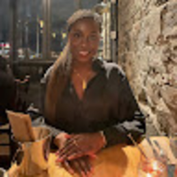 Profile Picture of Chidinma Ayadiuno (@cayadiuno) on Poshmark