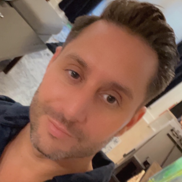 Profile Picture of Justin Carbonello md (@jcarbonello) on Poshmark