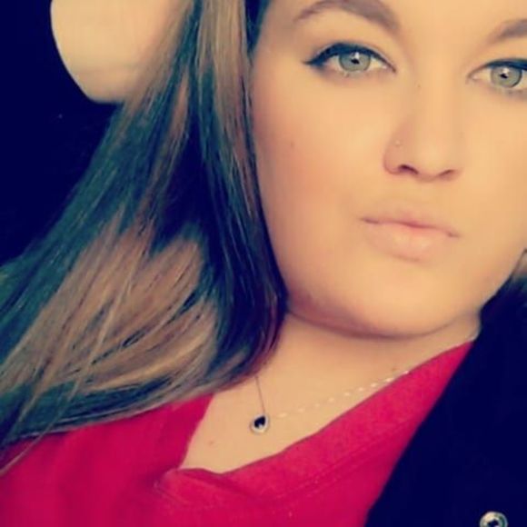 Profile Picture of Jaycie Quertermous (@jaycie_lyn) on Poshmark
