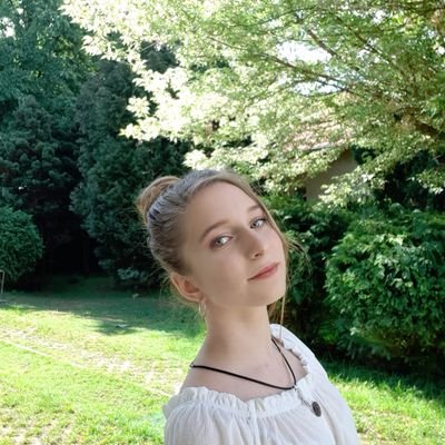 Profile Picture of Horváth Klára Csenge (@CsengeKlara) on Twitter