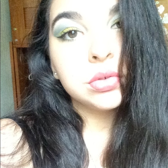 Isabel Garnica - Poshmark Profile Picture of Isabel Garnica (@izzyg1213) on Poshmark