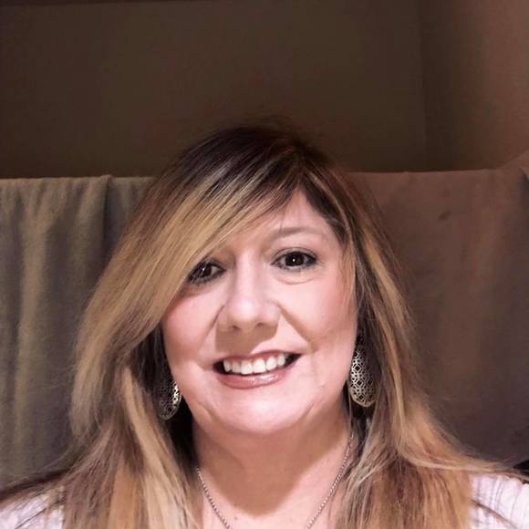 Profile Picture of Raquel Leineweber (@rleineweber) on Poshmark