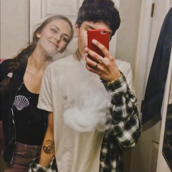 Profile Picture of Horton Equihua (@eyeiswhoiiz) on Poshmark