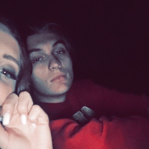 Profile Picture of Mitchell Oliver (@kinglewisville) on Poshmark