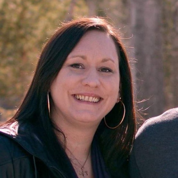 Profile Picture of Natalie Shandera (@shandera99) on Poshmark