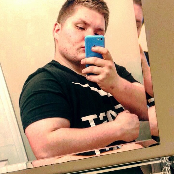 Profile Picture of Chris Obrien (@chris_ob) on Poshmark
