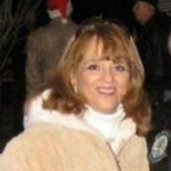 Profile Picture of Alice Twedt (@calif1971dreami) on Poshmark