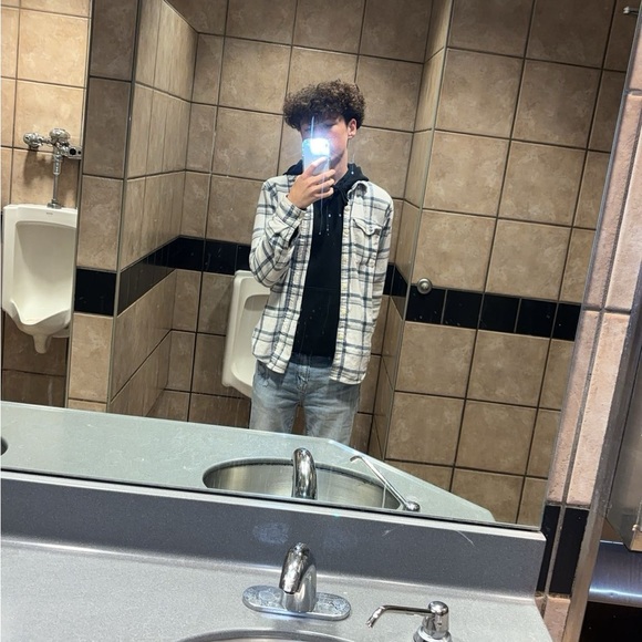 Aydan Steffler - Poshmark Profile Picture of Aydan Steffler (@aydansteffler) on Poshmark