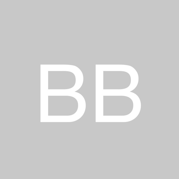 Profile Picture of Blaizeuniq Blaizeuniq (@blaizeuniq) on Poshmark