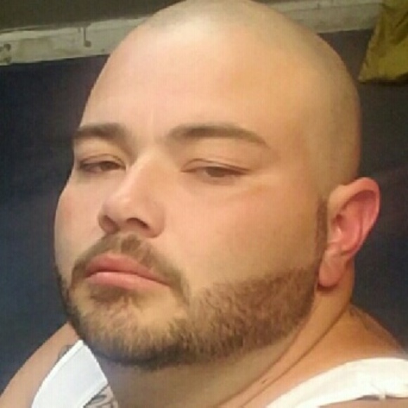 Profile Picture of Chris Fee (@chris95358) on Poshmark