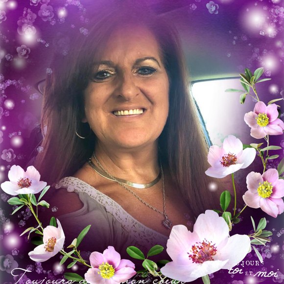 Profile Picture of Lisa Sova dewispelare (@fligirl1025) on Poshmark