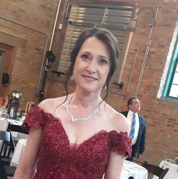 Profile Picture of Cindy Tanski (@cinder9970) on Poshmark