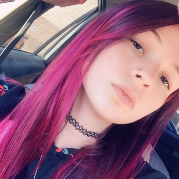 Profile Picture of Skyla Harrison (@skylaharrison) on Poshmark