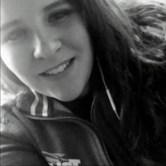 Profile Picture of Kate Dekemper (@kdekemper296) on Poshmark