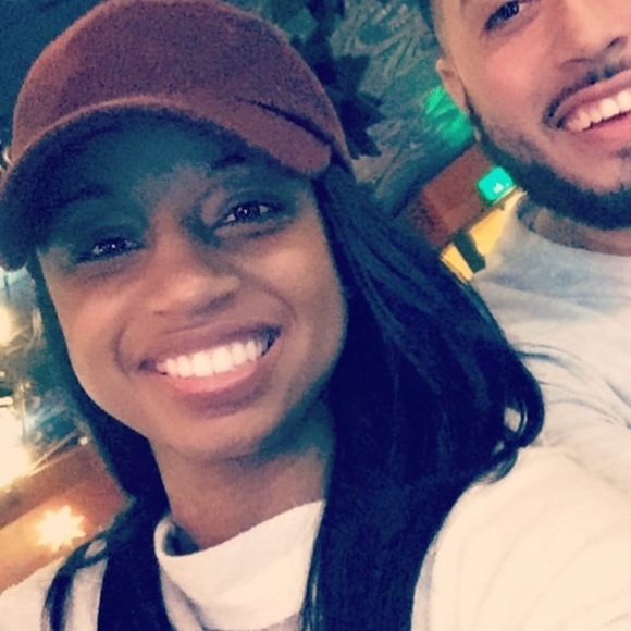 Profile Picture of Stephenie Little (@stephenielittle) on Poshmark