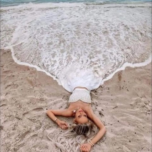 Profile Picture of Anastasiia Chebaniuk (@achebaniuk) on Poshmark