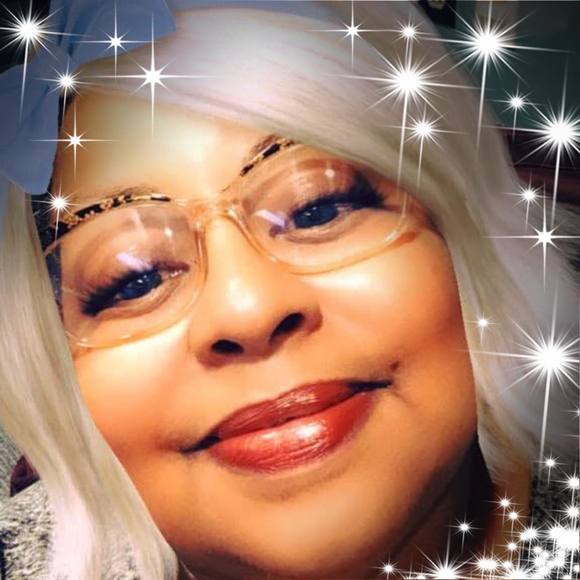 Profile Picture of Barbara Lampkin (@barbaralampkin) on Poshmark